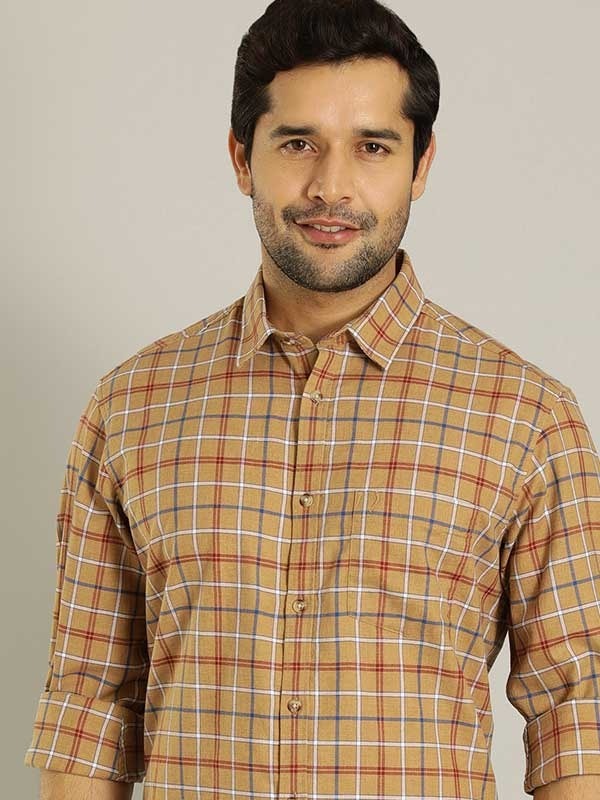 Indian Terrain Men Checkered Brown Shirt